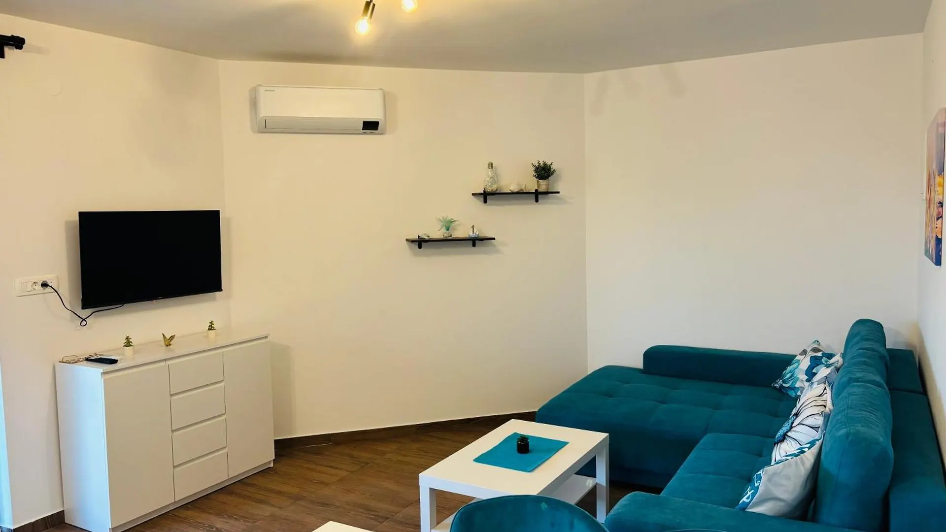 Apartmani Summer كولان شقة